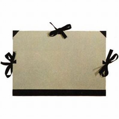 Cartable en carton gris (fabrication atelier de la Gérine à Marly)