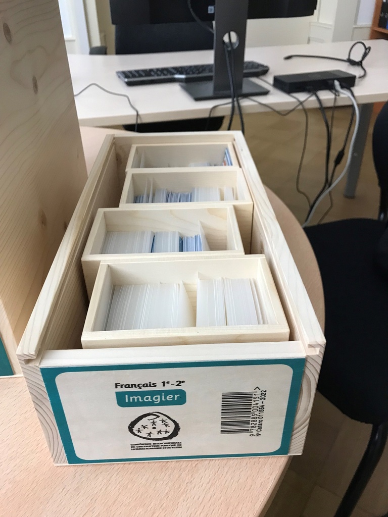 Français 1-2e, Imagier dans une caisse en bois (CATARO 11554)