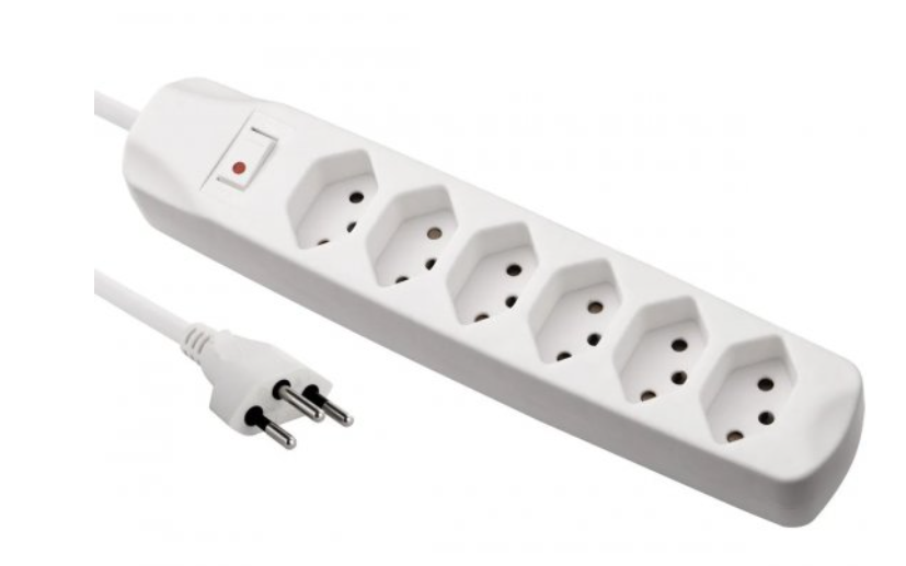 Fiche multiprises à 6 positions, avec câble de 1.50m